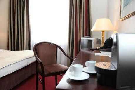 Hotel Wilhelm Busch Нордерщед Екстериор снимка